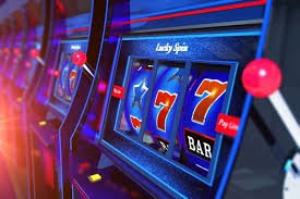 Giao diện db tuan trên điện thoại di động với các trò chơi slot và cá cược thể thao